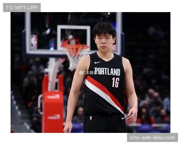 开拓者亨德森28分创新高，杨瀚森回归贡献5分1篮板